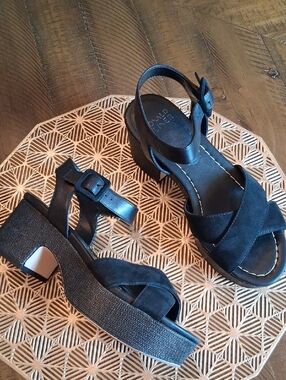 Donald J. Pliner Dorothy Black Suede Platform Sandals with Leather Buckle Strap